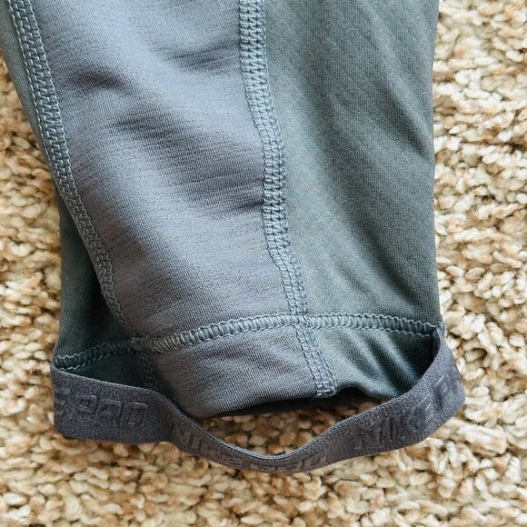 ⛷️ Nike ⛷️ Pro Hyperwarm AR4733-021 Women's Advance Performance Leggings Grey, M - Picture 11 of 11